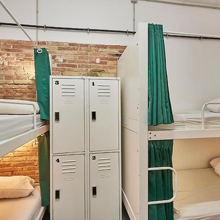 Hola Hostal Collblanc L'Hospitalet de Llobregat Eksteriør bilde