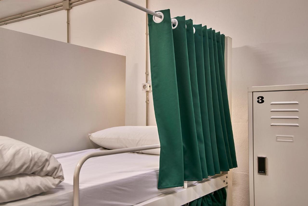 Hola Hostal Collblanc L'Hospitalet de Llobregat Eksteriør bilde