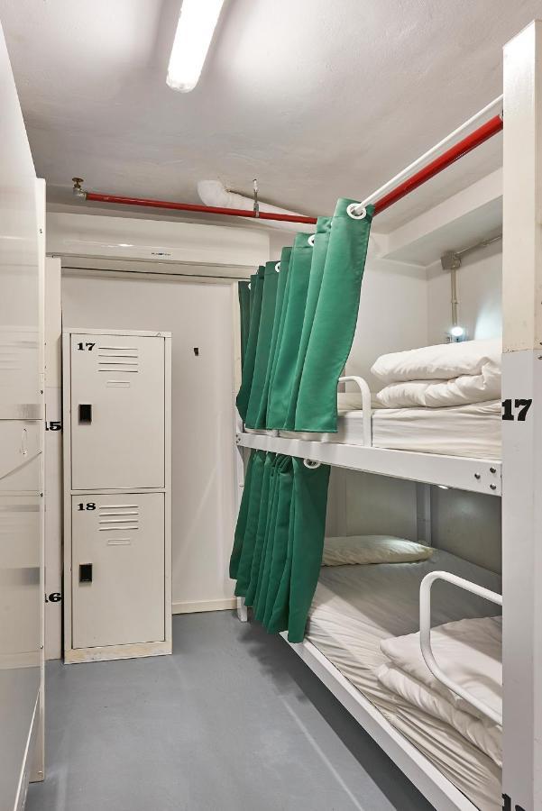 Hola Hostal Collblanc L'Hospitalet de Llobregat Eksteriør bilde