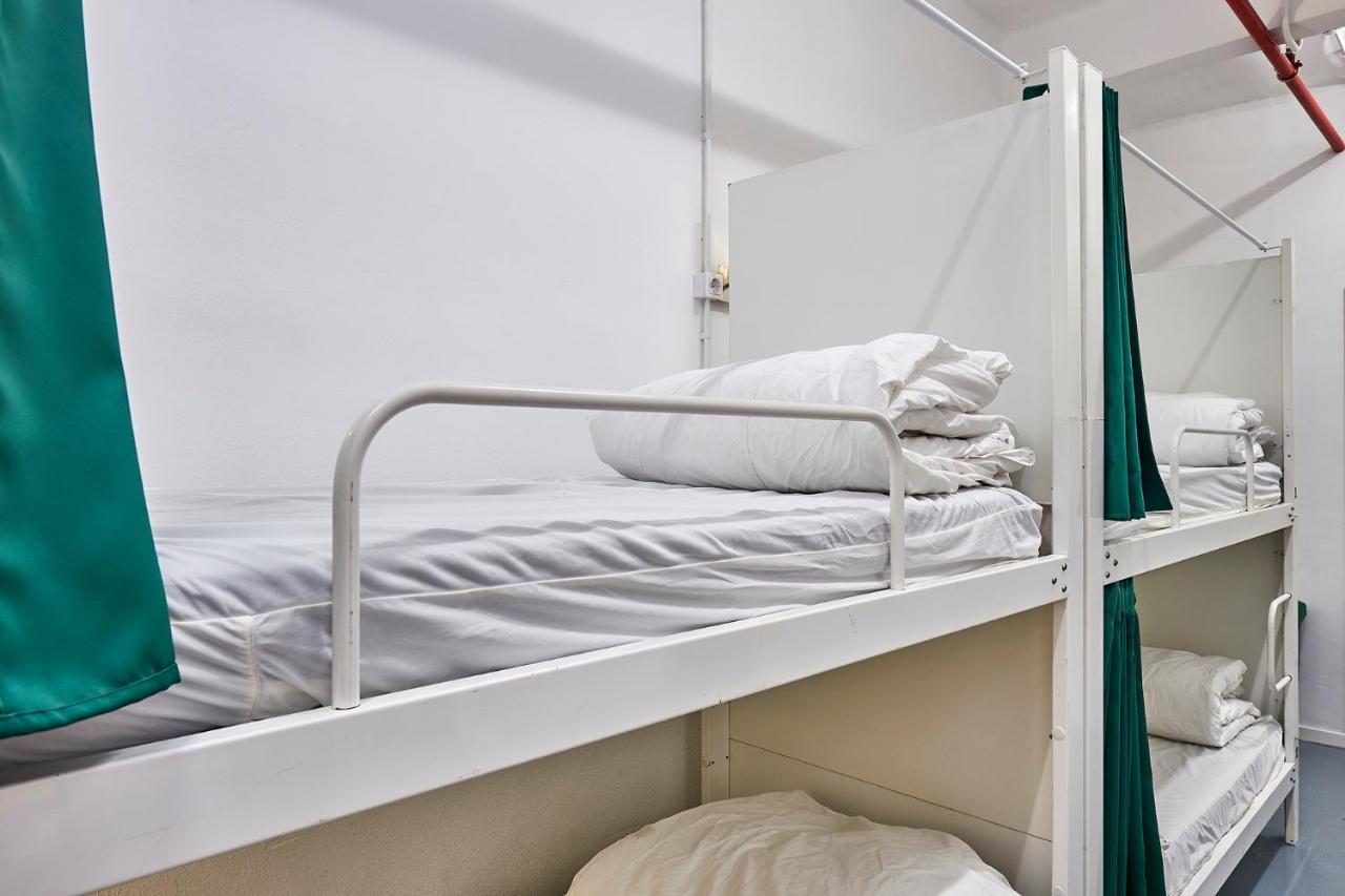 Hola Hostal Collblanc L'Hospitalet de Llobregat Eksteriør bilde