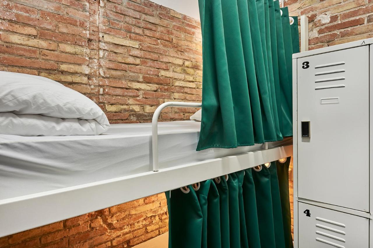 Hola Hostal Collblanc L'Hospitalet de Llobregat Eksteriør bilde