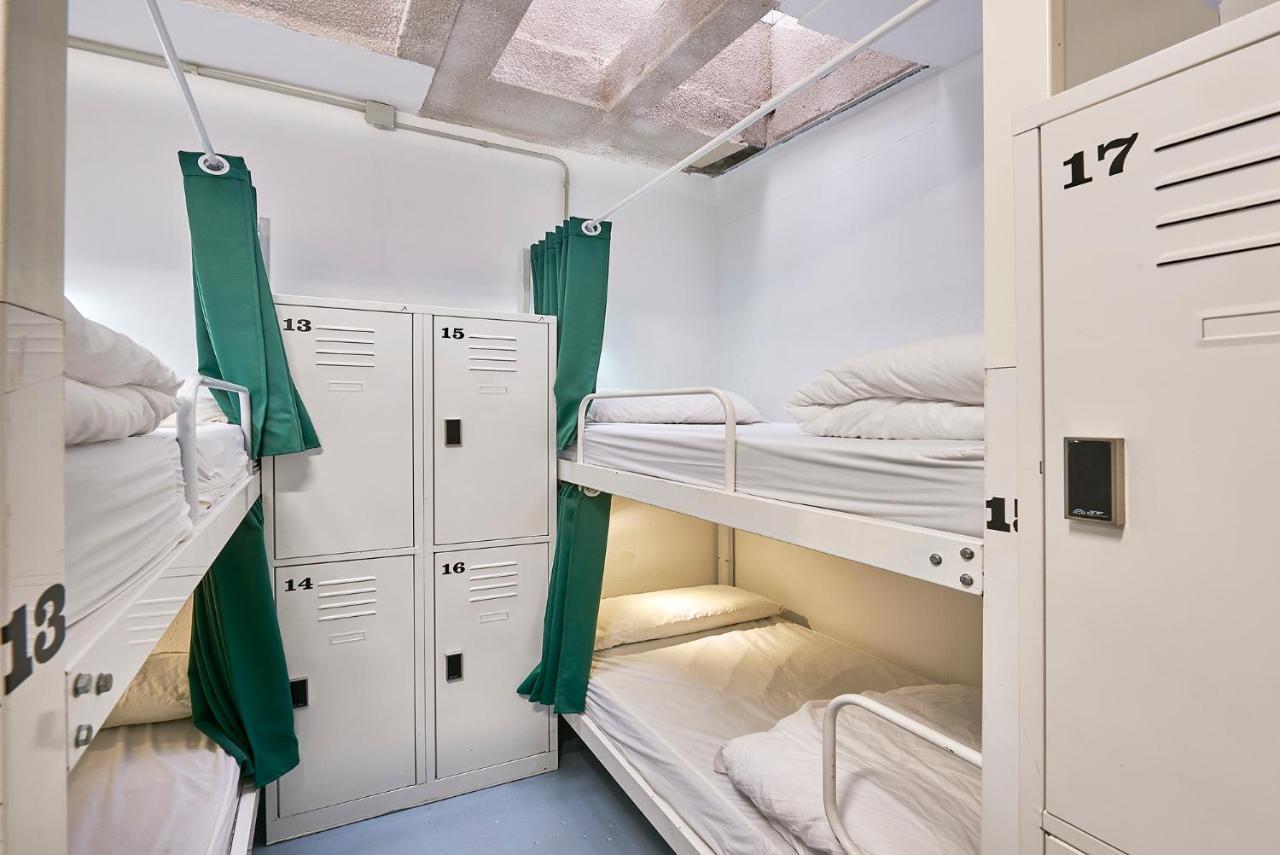 Hola Hostal Collblanc L'Hospitalet de Llobregat Eksteriør bilde
