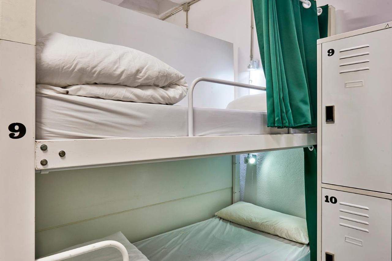 Hola Hostal Collblanc L'Hospitalet de Llobregat Eksteriør bilde